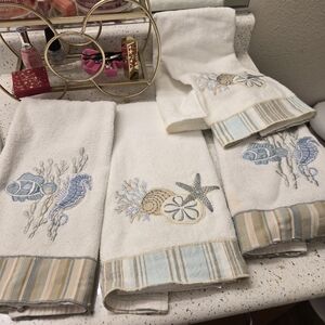 Avanti Coastal Embroidered Hand Towels - White and Blue